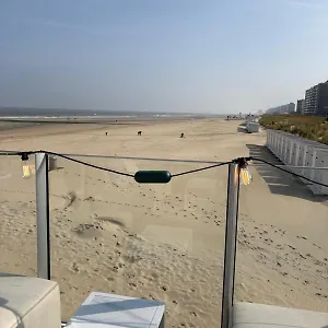 Ruim Met Zeezicht In Westende Appartement